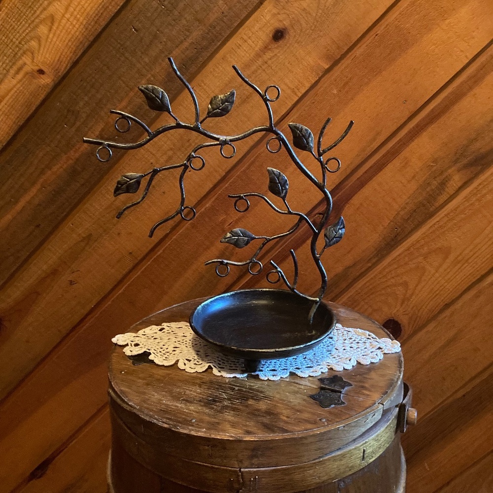 Cute small earring tree